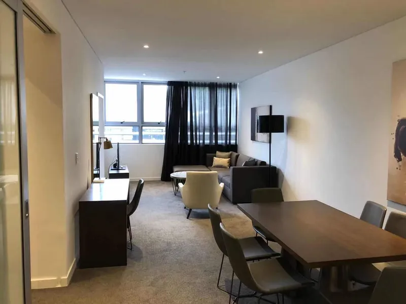 Convenient 2 Bedrooms Apartment At the Heart Of Chatswood (Month to Month lease available)