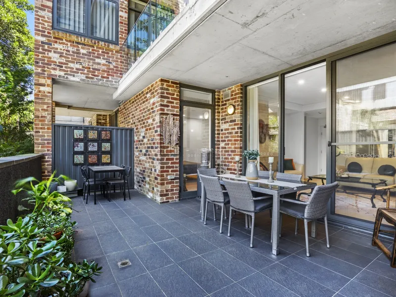 Ultimate Convenience & Modern Living - Oversized One Bedroom Apartment with Study Nook