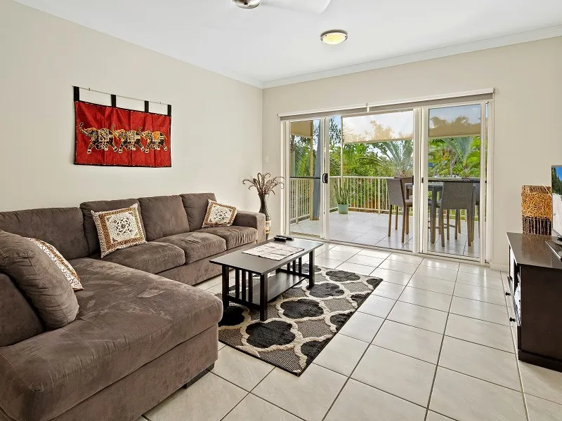 Spacious 3BR - 2 Bathroom - 2 Undercover Carport Unit in Whitsundays