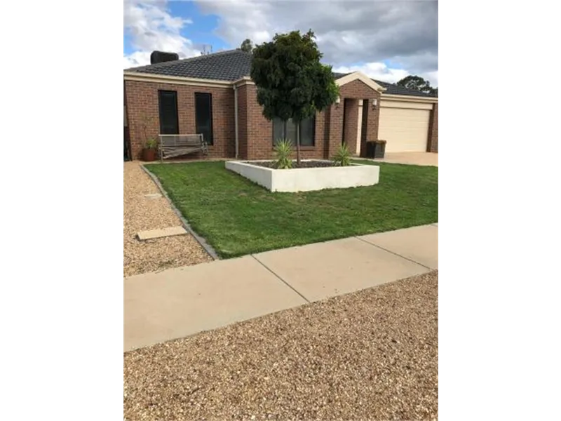 Spacious Living in Convenient Position