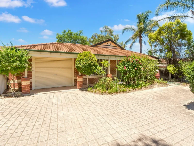 Under Offer by the house SOLD word in Real Estate