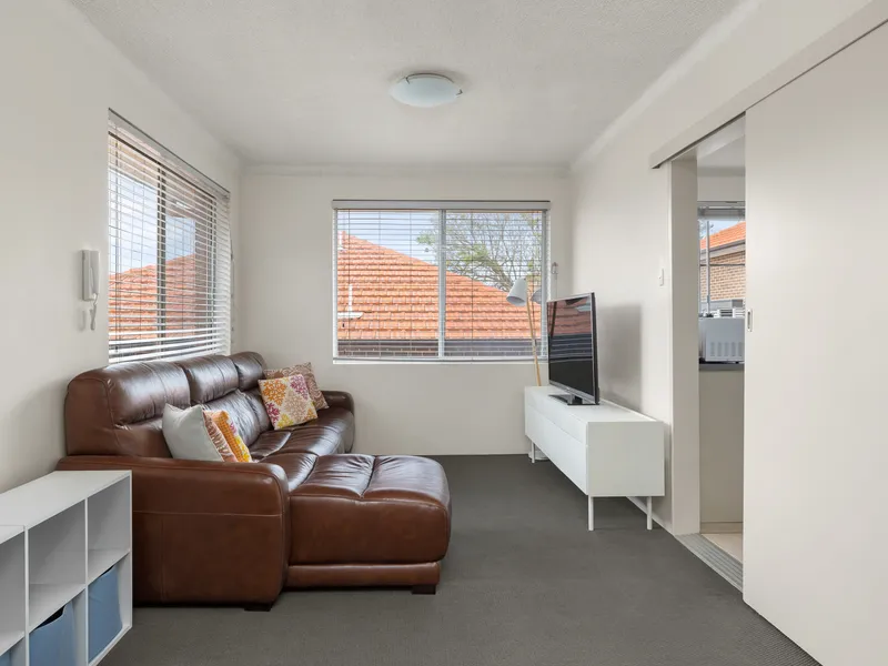 A light and airy top floor retreat