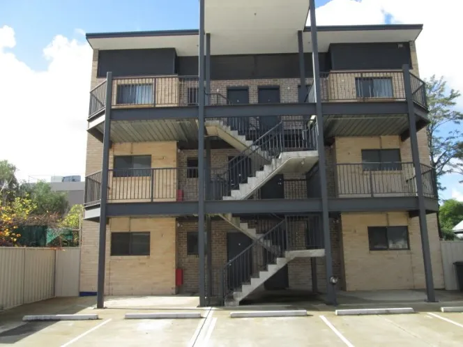 THREE BEDROOM APARTMENT, LOCATED NEXT DOOR TO UNISA MAGILL CAMPUS