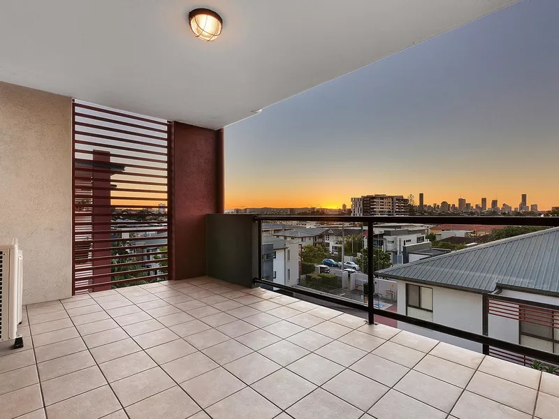 Perfect city views and immaculate throughout