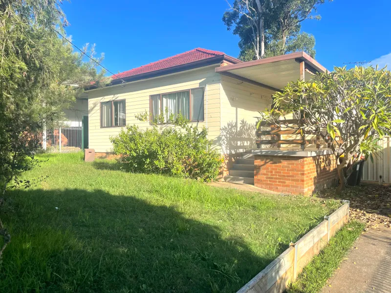 3 Bedroom Timber Floor House Perfect for Family