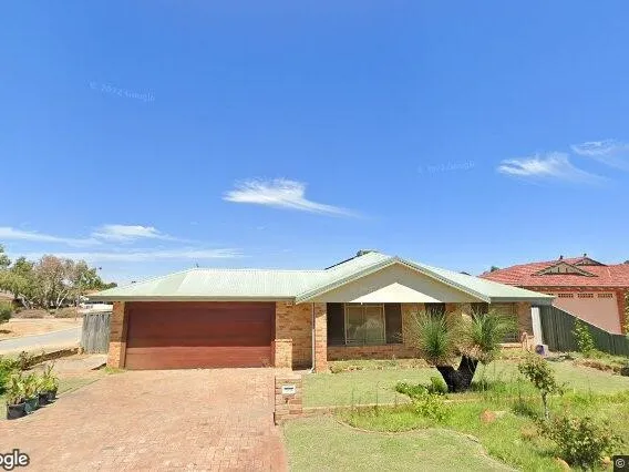 LARGE HOUSE ON BIG BLOCK & WITH POOL