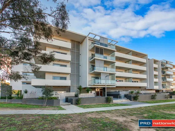 STUNNING 1 BEDROOM + STUDY IN BRUCE