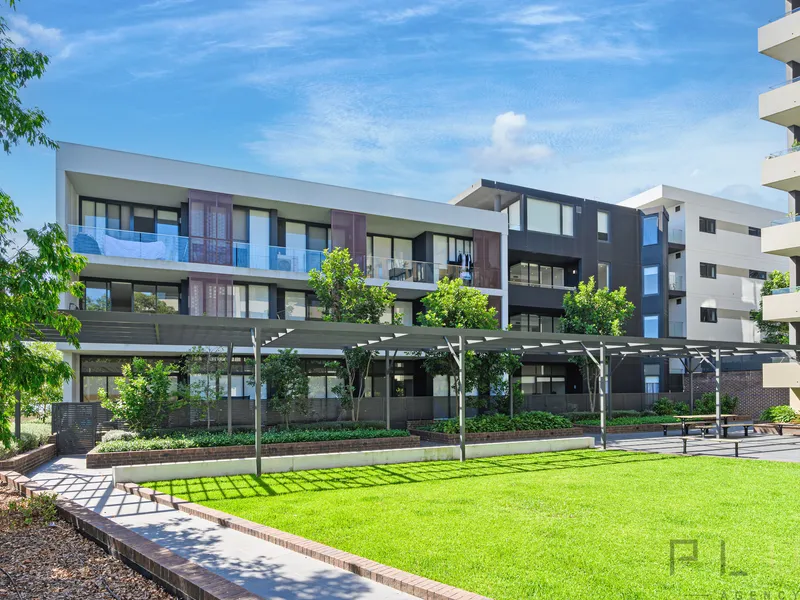This established community boasts a premium lifestyle experience, just minutes walk to chic local cafes, waterside parks and gardens.