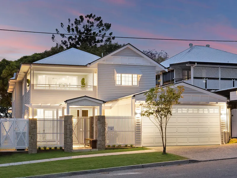 Spectacular New Build with City and Area Views
