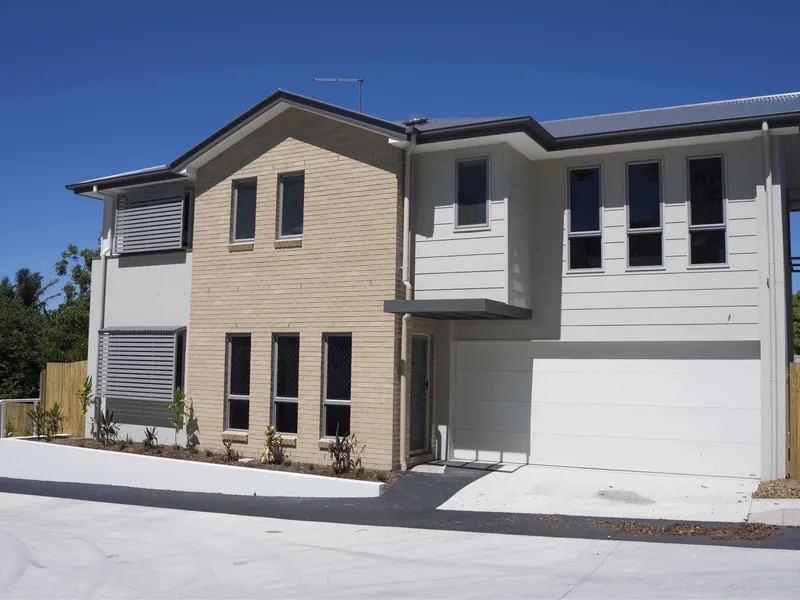 Spacious 4 Bedroom Double Garage Townhouse Complex in the heart of Eight Mile Plains