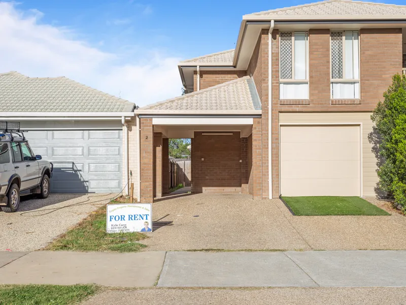 COSY, 1 BEDROOM DUPLEX!