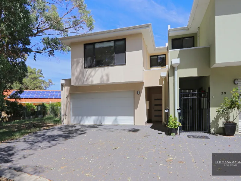 INVEST OR NEST!!  SPACIOUS 3X2 TOWNHOUSE CLOSE TO AMENITIES