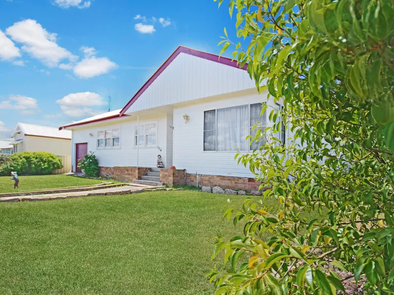 Family Living with a Fantastic Location.....