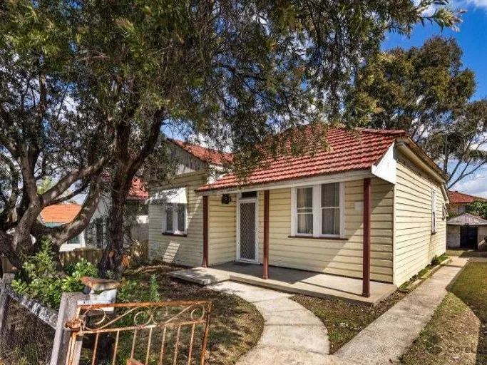 SPACIOUS FAMILY HOME