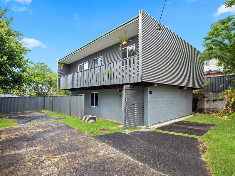 PERFECT ONE BEDROOM HOLIDAY FLAT + 3 BEDROOM HOME - MORE PHOTOS TO COME