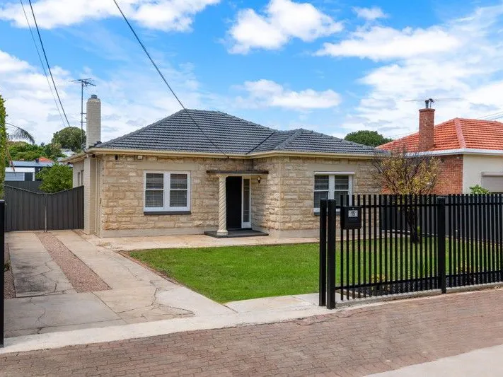 Two Bedroom Home in Sought After Location! (Pets Negotiable)