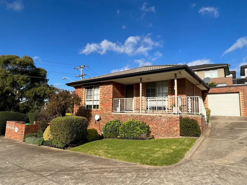 Picture perfect, neat villa unit