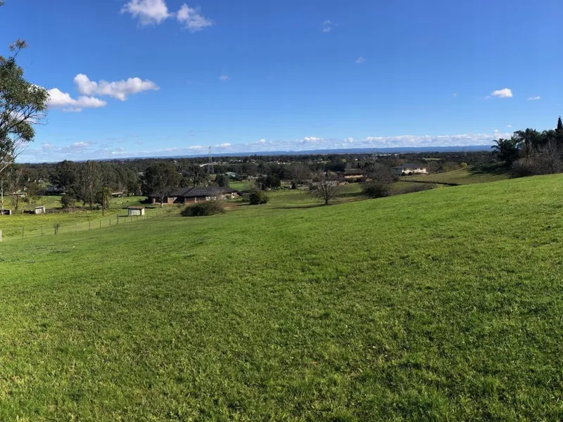 Elevated Land With Blue Mountain Views!