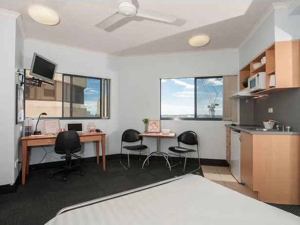 Furnished studio in the heart of Brisbane City from $262pw, utilities included