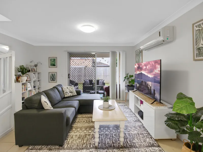 Large Townhouse with Private Garden