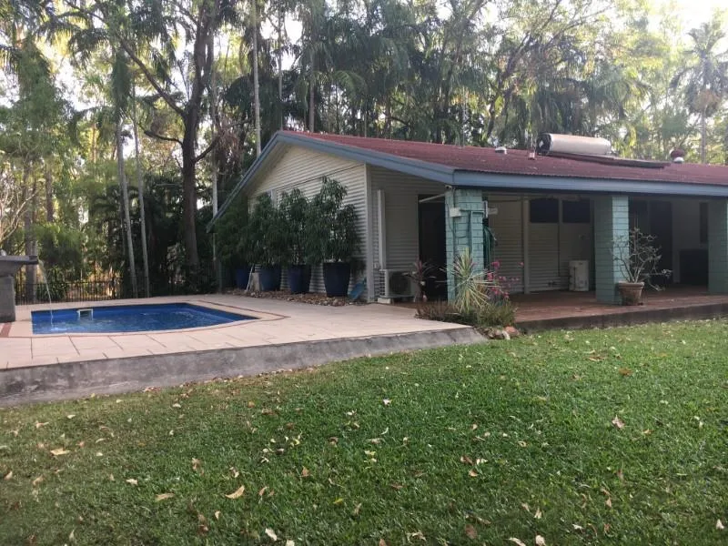 4 Bedroom  2 Bathroom Home  with Pool  and Granny Flat on 2 Hectares