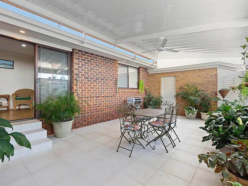 RARE FOUR BEDROOM VILLA - WALK TO EVERYTHING