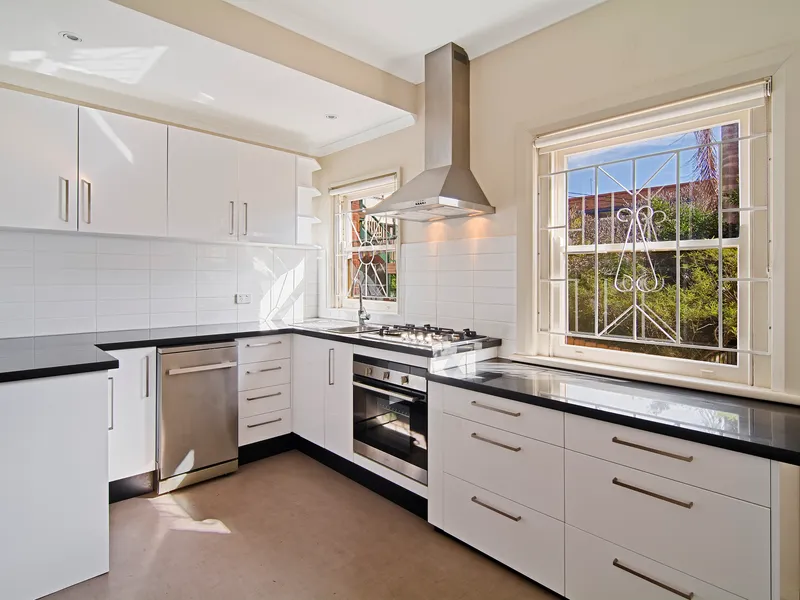 Bright Two Bedroom Art Deco Apartment