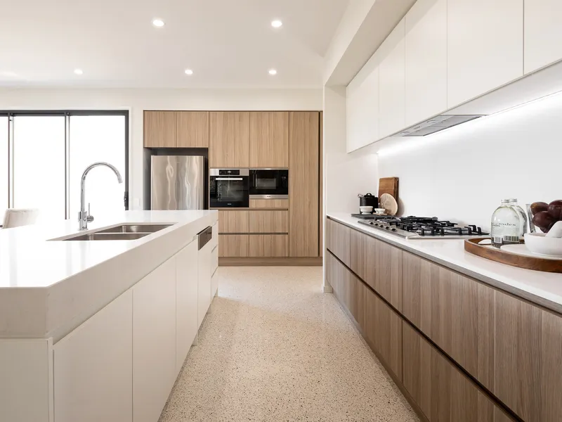 NEW HOME, GREAT VIEWS