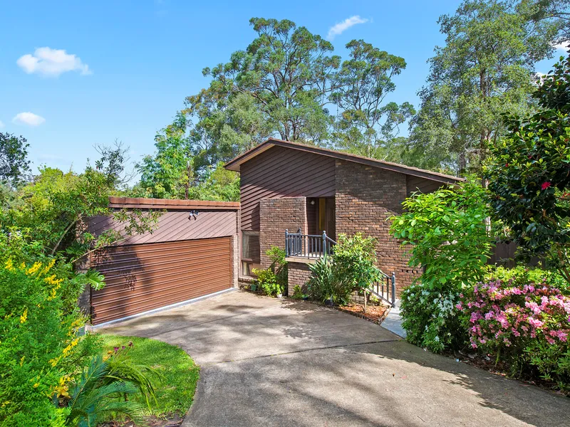 Leafy Lifestyle in Sought-after Cherrybrook Technology High School Catchment.