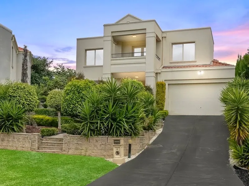 6 Golf Links Court, Doncaster Located in Highland with Great View