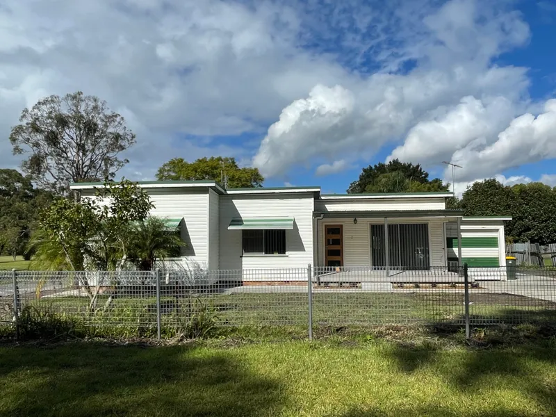 Freshly Renovated 2 Bedroom House!