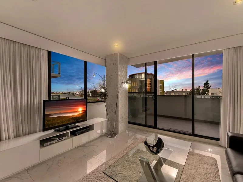 Luxury Living in the Heart of Caroline Springs