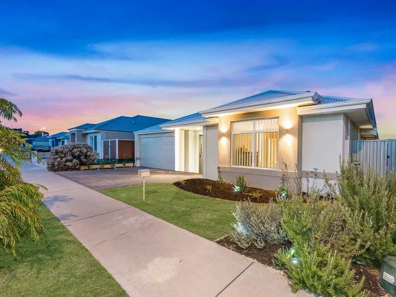 BEACH LIFE!  Stunning family home just a short stroll to Yanchep Lagoon...