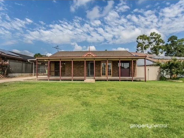 FRESHLY PAINTED THREE BEDROOM HOME IN IDEAL LOCATION