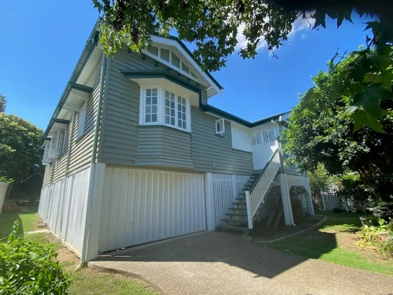 CHARMING CHARACTER HOME