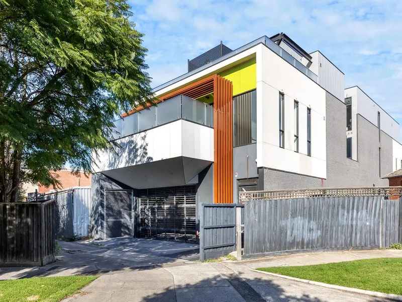 BRAND NEW WITH EVERYTHING AT YOUR DOORSTEP