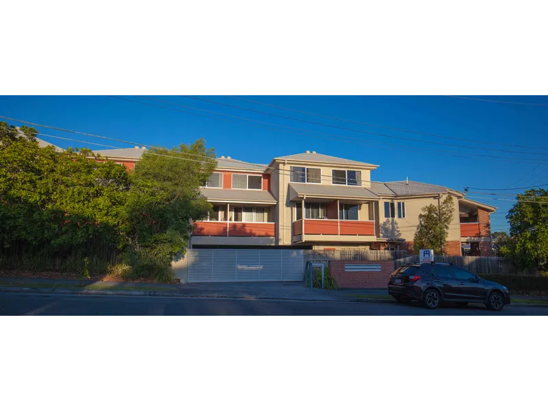 SPACIOUS 1 BEDROOM UNIT HANDY EVERYTHING IN NICE ENVIRONMENT