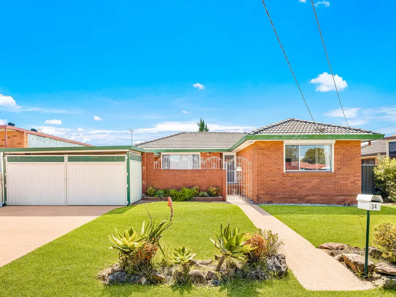 Brick Beauty! | 695sqm Of Land!
