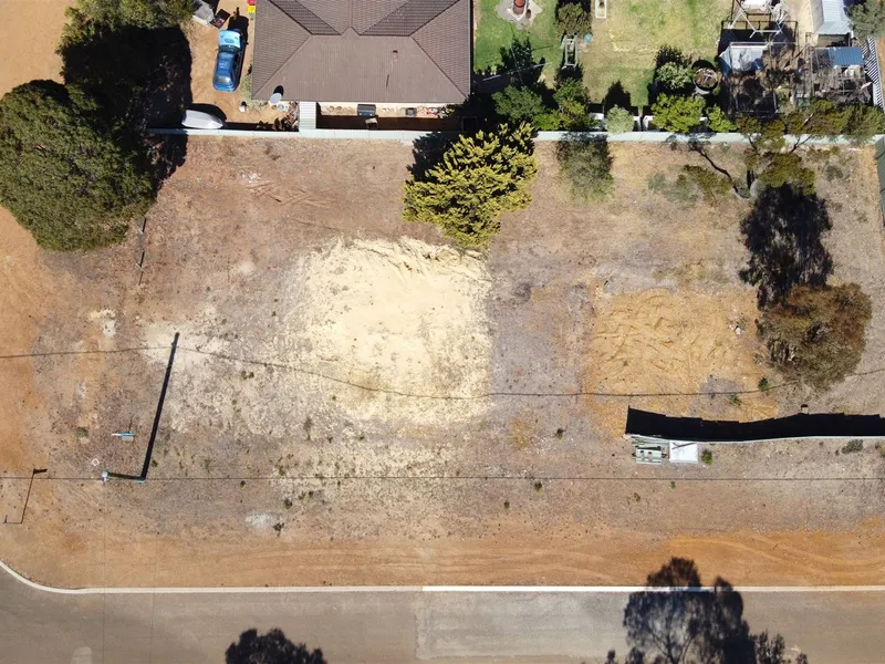 Vacant Quarter Acre Block & Bush Views