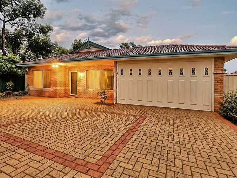 VERY NEATLY PRESENTED HOUSE IN PRIVATE REAR POSITION