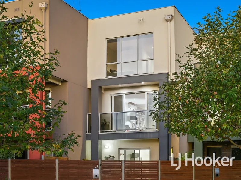 Tri-level townhouse with views for days!