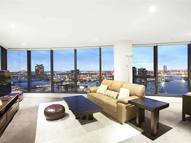 Victoria Point: Sensational Docklands Location With Stunning 33rd Floor Views!