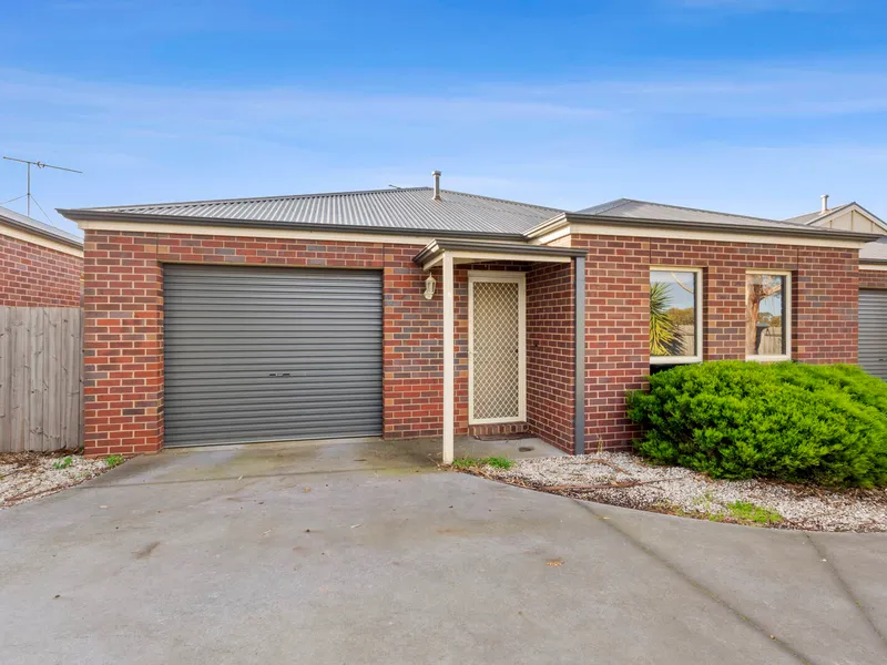 Quality Lifestyle Home with Easy Access to City or Surf