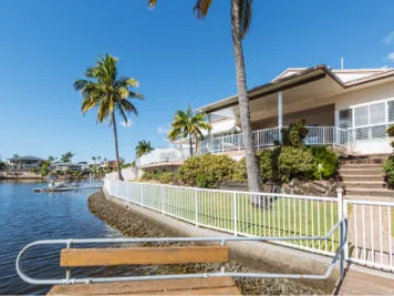 FULLY FURNISHED waterfront House close to Pacific Fair