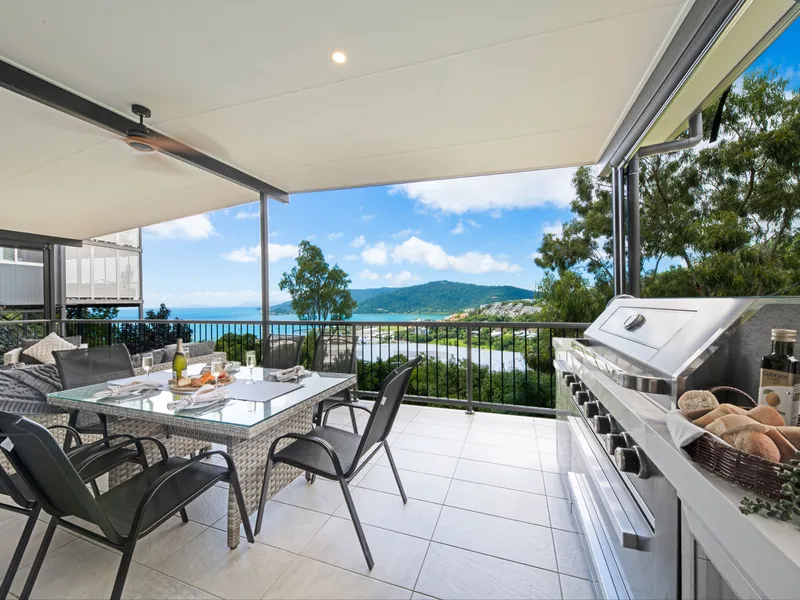 Sublime Coastal Living Within The Prized Airlie Summit Estate