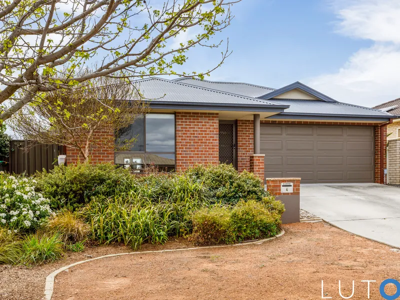 Stunning home, quiet street