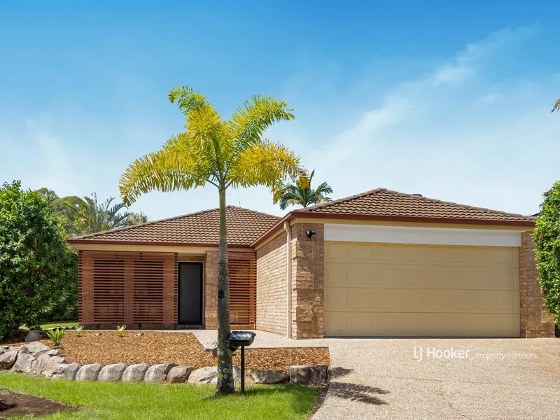 Renovated lowset with energy-saving features & loads of living