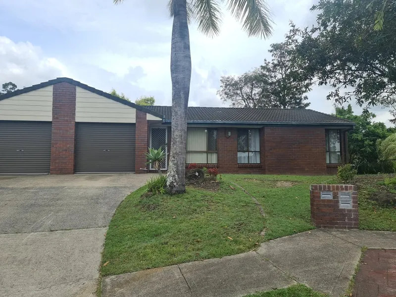 Spacious refurbished duplex - wont last long!!