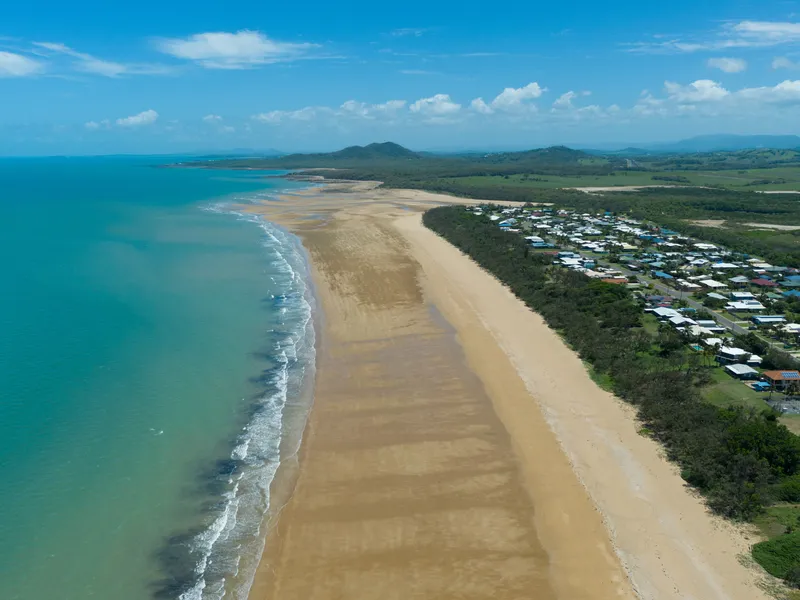DON'T DRIVE BY - BEACHSIDE HIDEAWAY: