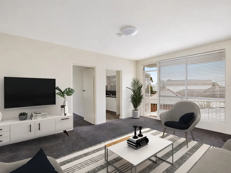 Parkside position with city fringe conveniences at your doorstep